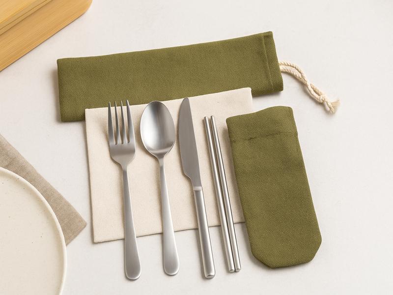 Dụng cụ ăn uống